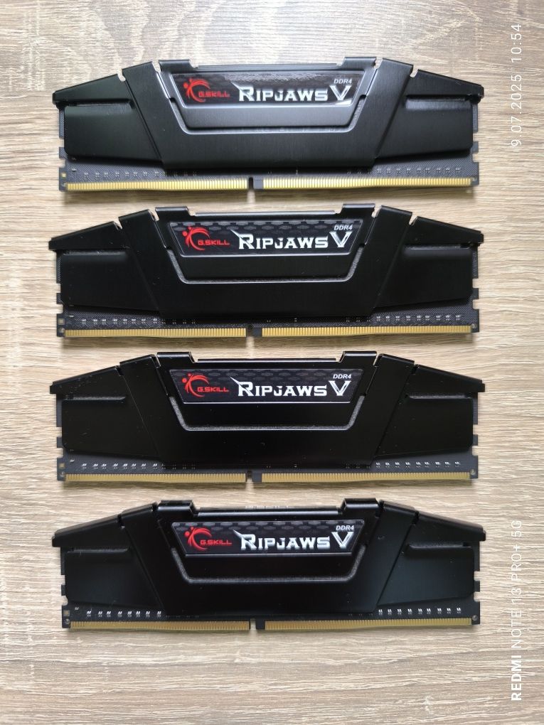 Pamięć RAM DDR4 16GB (4x4) 3200 CL16 G.Skill RipjawsV