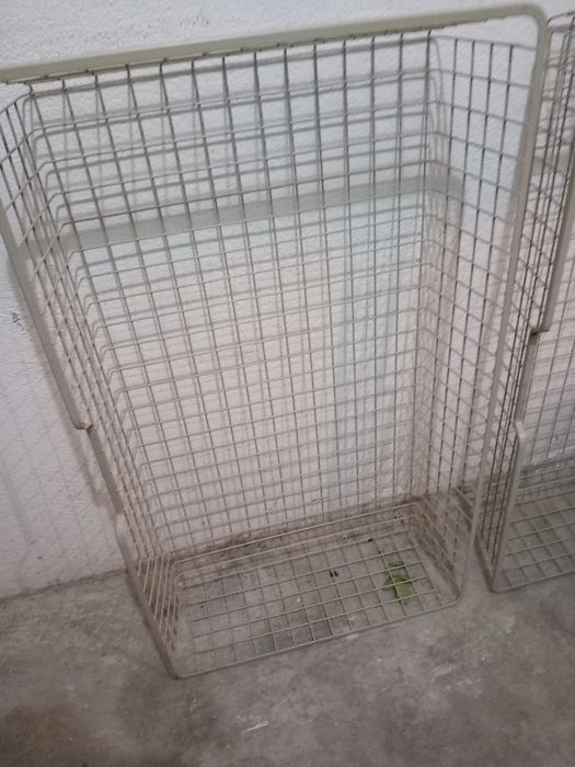 Gavetas / cestos de roupeiro