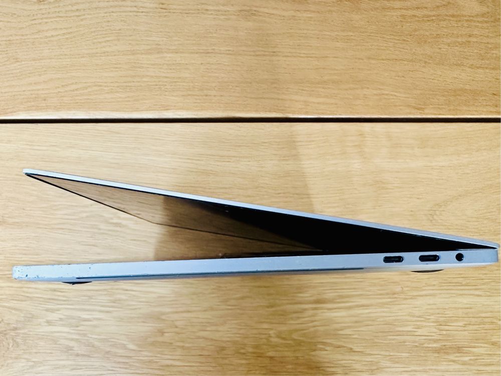 MacBook Pro 13” 2016r A1706 Touchbar, i5, 256GB Flash, 8GB RAM