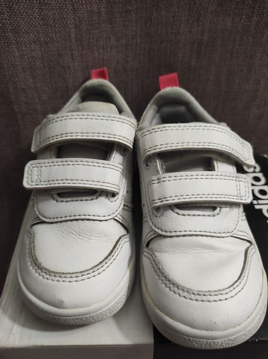 Buciki Adidas dla dziewczynki