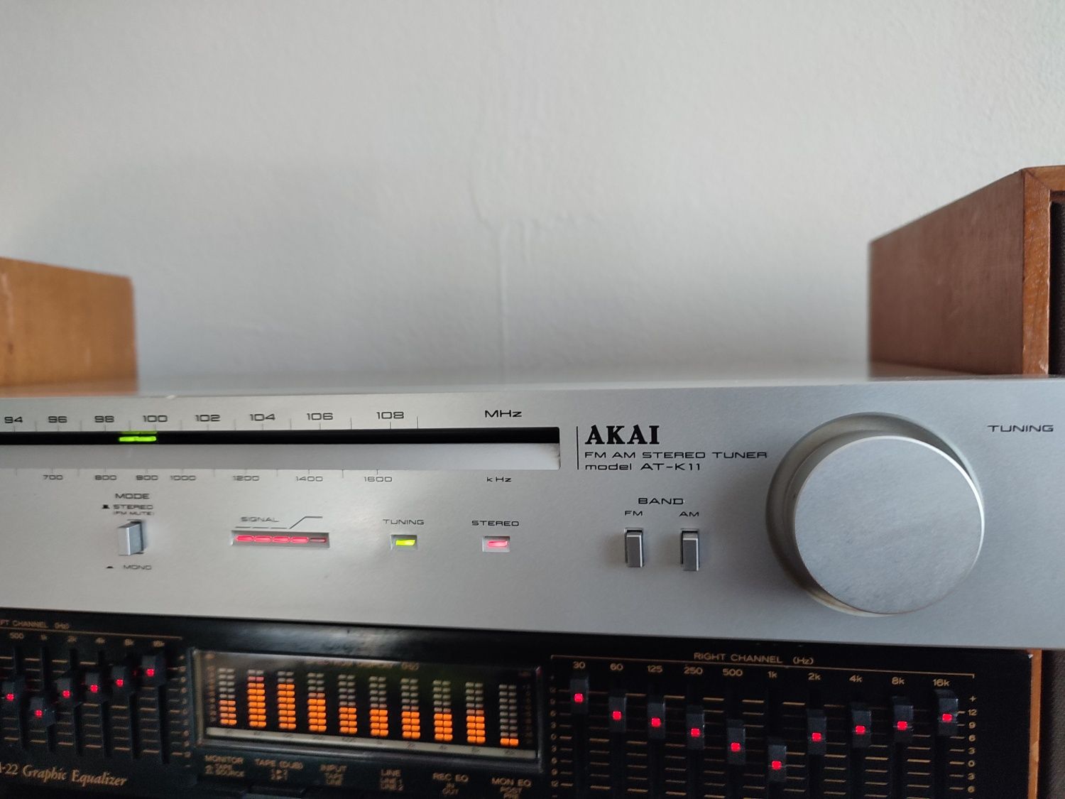 WYPRZEDAŻ! Analogowy Tuner radiowy Akai  AT-K 11