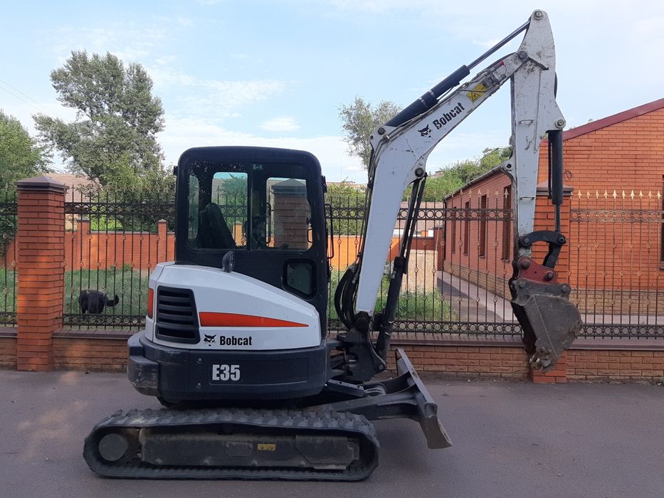 Услуги экскаватора,мини-экскаватор. Самосвал. Бобкет. Минипогрузчик.