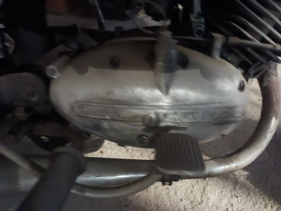 Vendo 2 motas casal de 4 velocidades com documento novo atualizado.