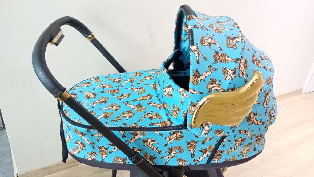 Gondola cybex priam by Jeremy Scott