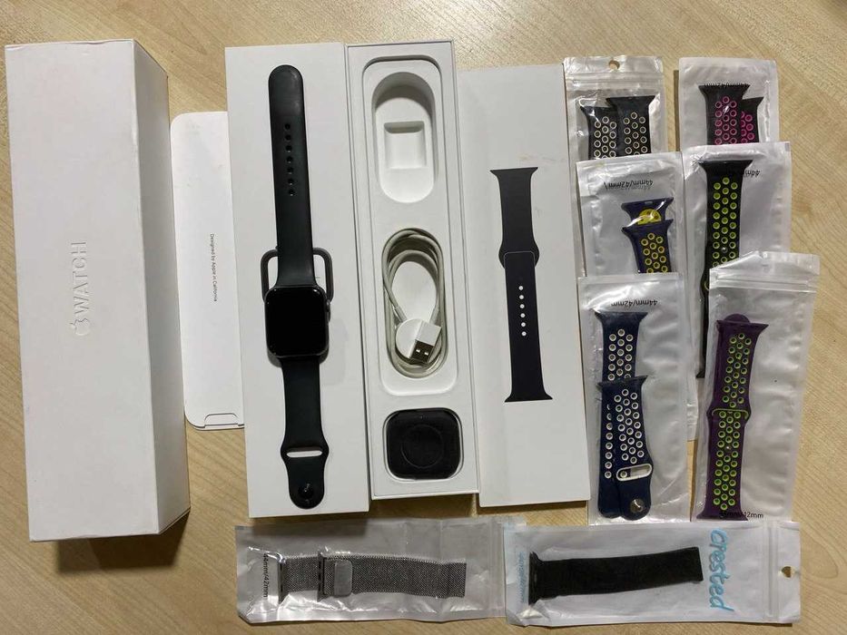 Смарт годинник Apple watch 4 series 44 мм Spase Gray