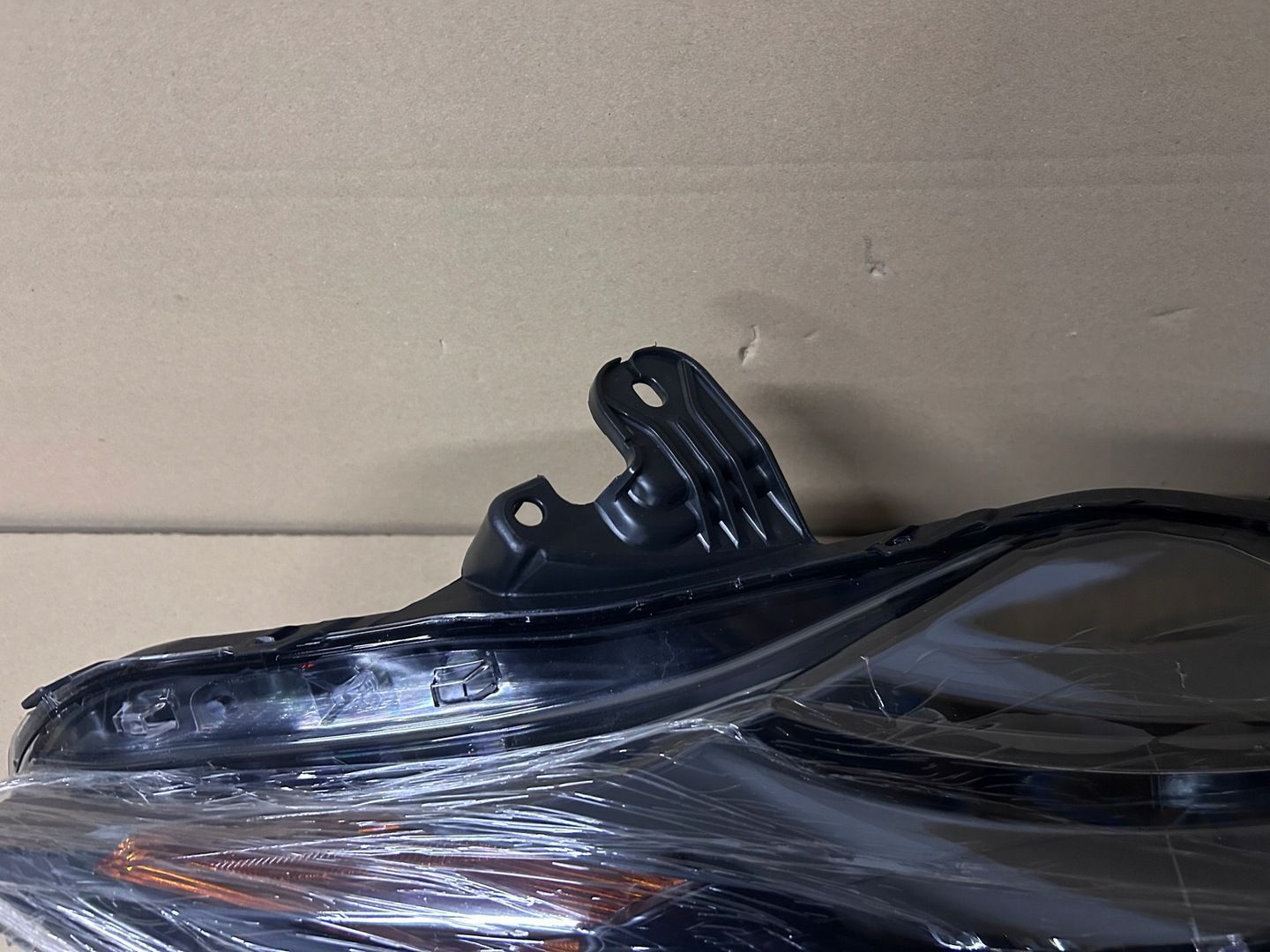 TOYOTA AYGO OD 14- REFLEKTOR LED LEWY DEPO