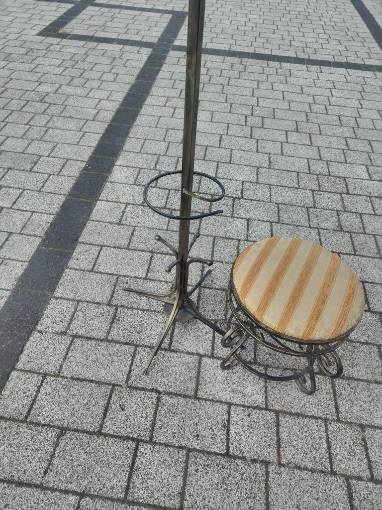 Wieszak stojący plus taboret