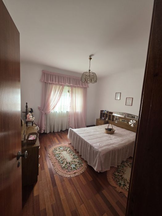 Moradia V3 com terreno e vista para a Serra do Açor – Senhor das Almas