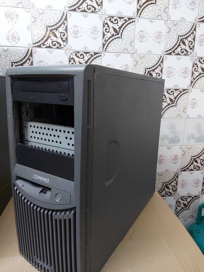 Servidor Compaq Proliant ML310