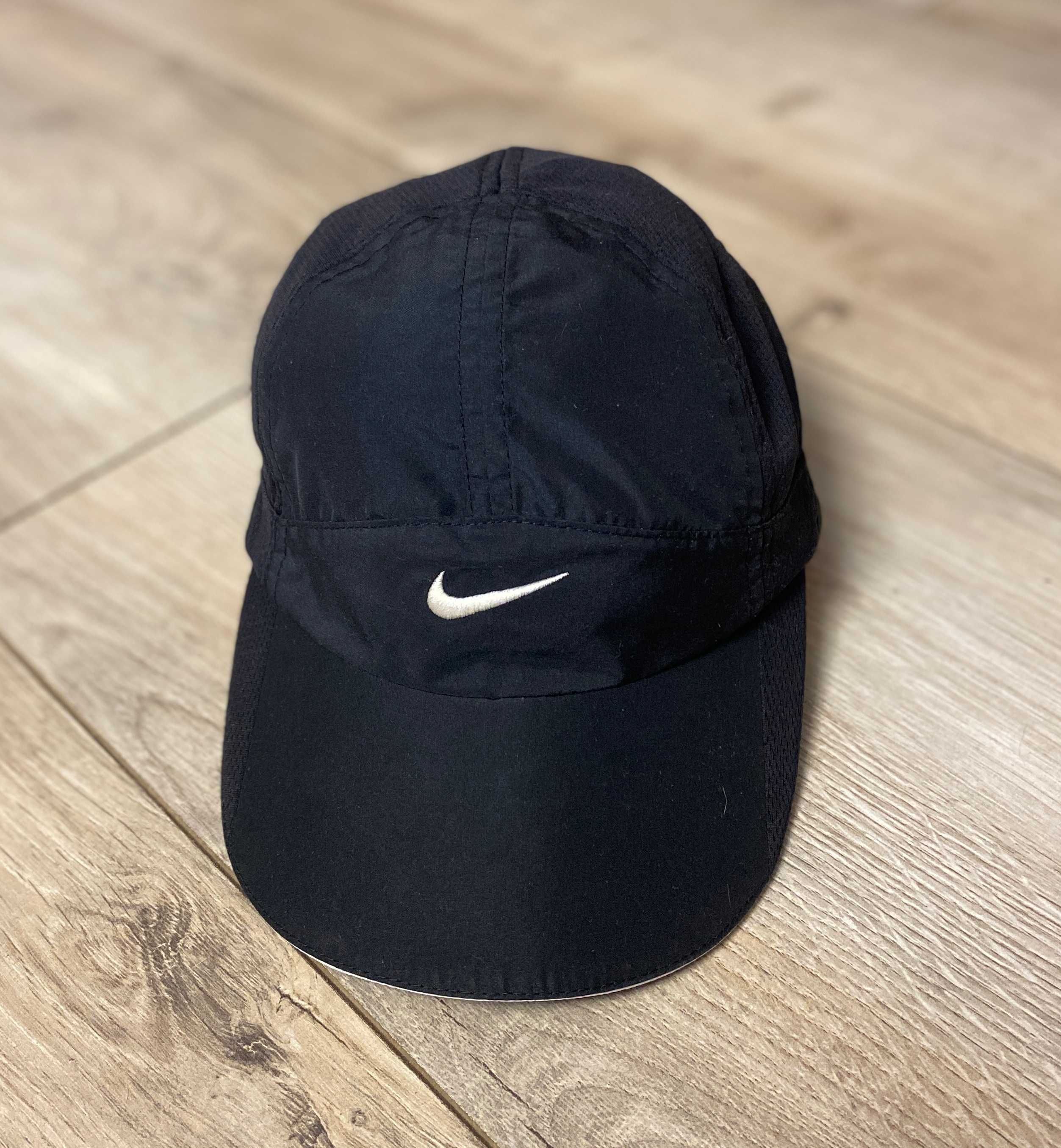 Кепка nike feather light cap