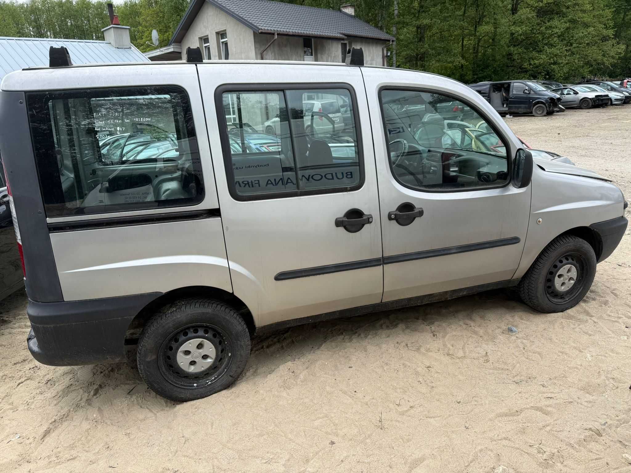 Na części drzwi/maska/wnętrze Fiat DOBLO I 1.6 16v