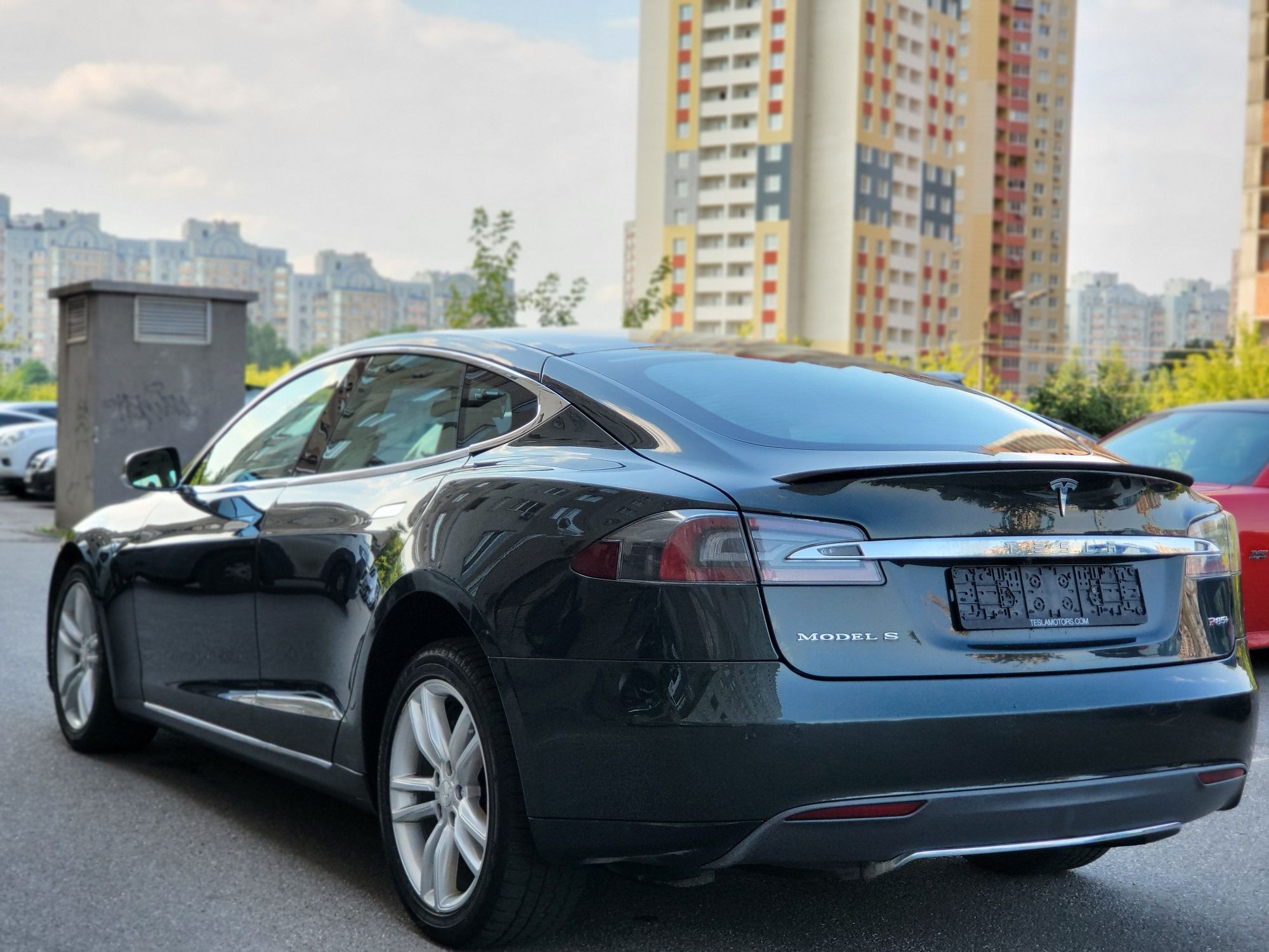 Tesla Model S P85+ 2014р.без дтп в наявності з Норвегії
