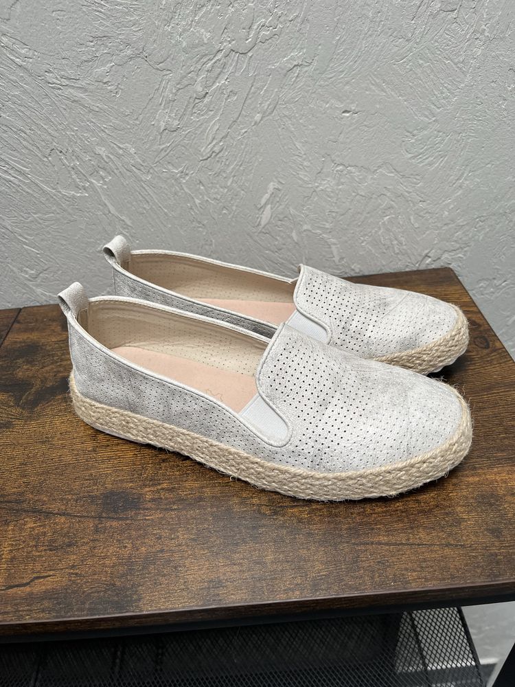 Jasne balerinki espadryle