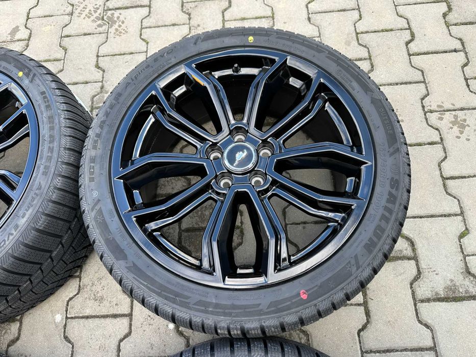 5x114,3 8,5j x 19" et50 Ford Mustang OE komplet zimowe NOWE OPONY TPMS