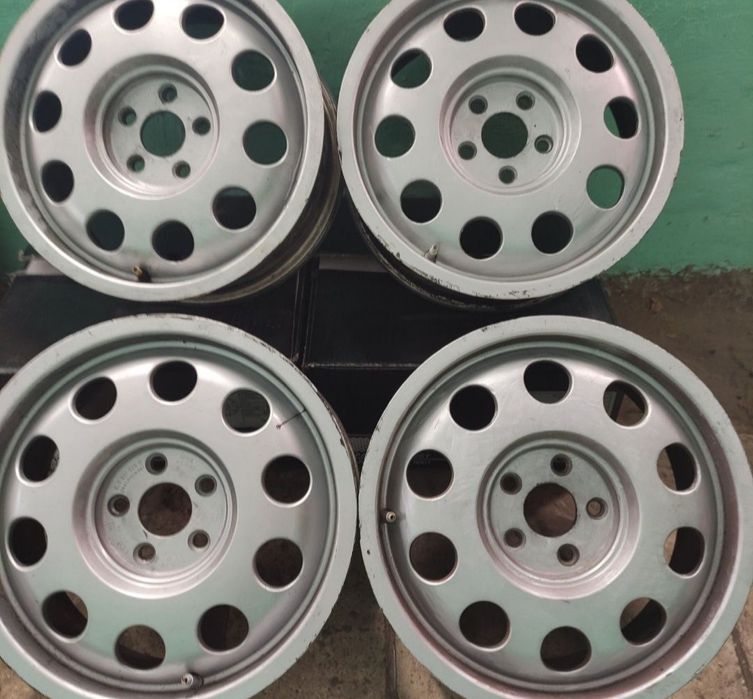Продам комплект дисков 5*100 R15