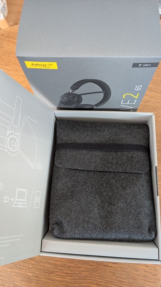 Jabra evolve2 65 USB C ze stojakiem
