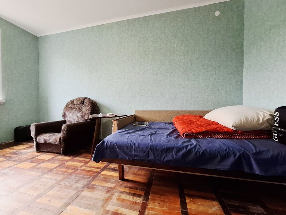 Продам 2-х ком. квартиру  2/9 ул. Героев 55 Бригады