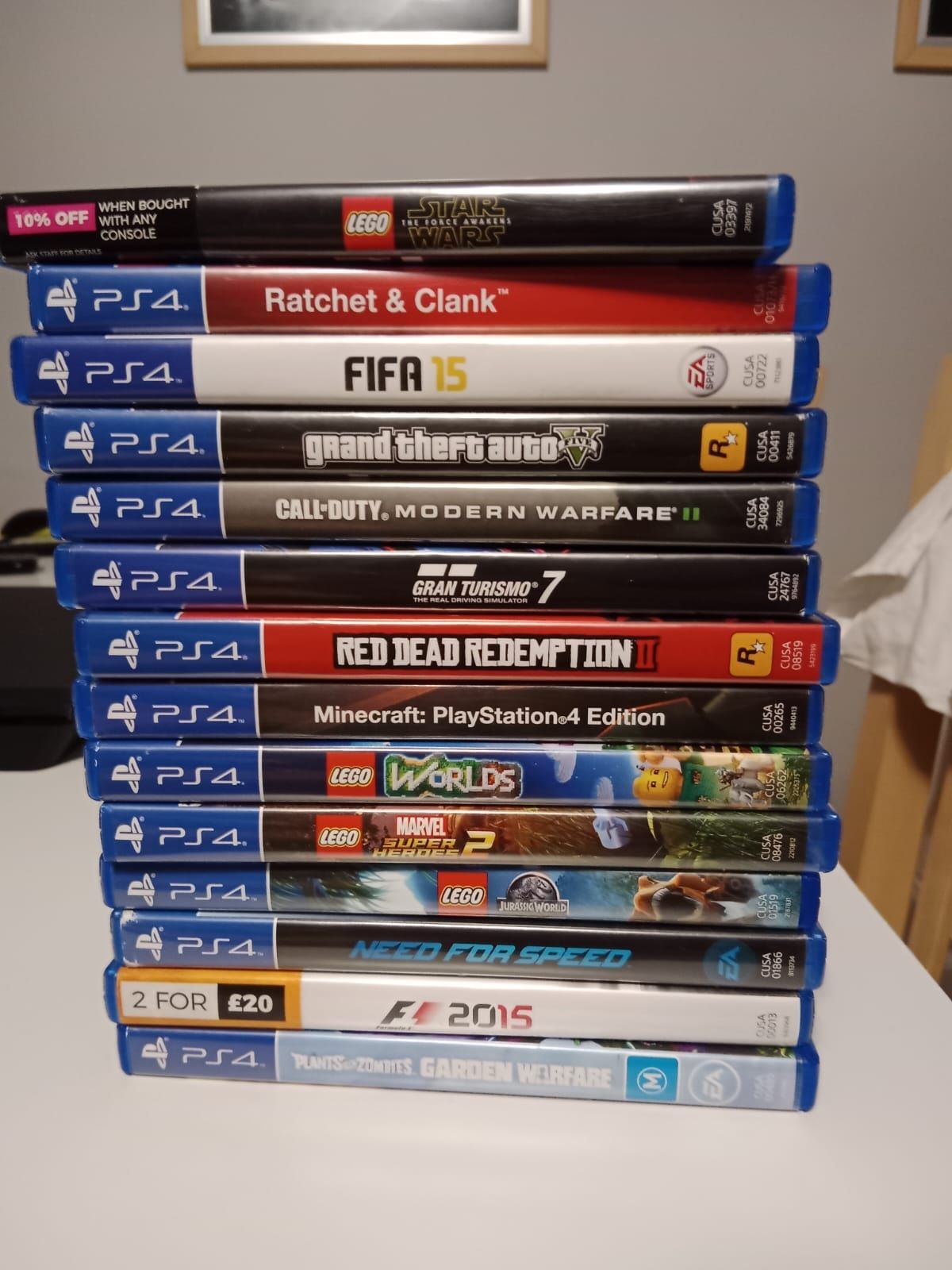 Konsola PS4 Slim 1TB +2 pady+12 gier