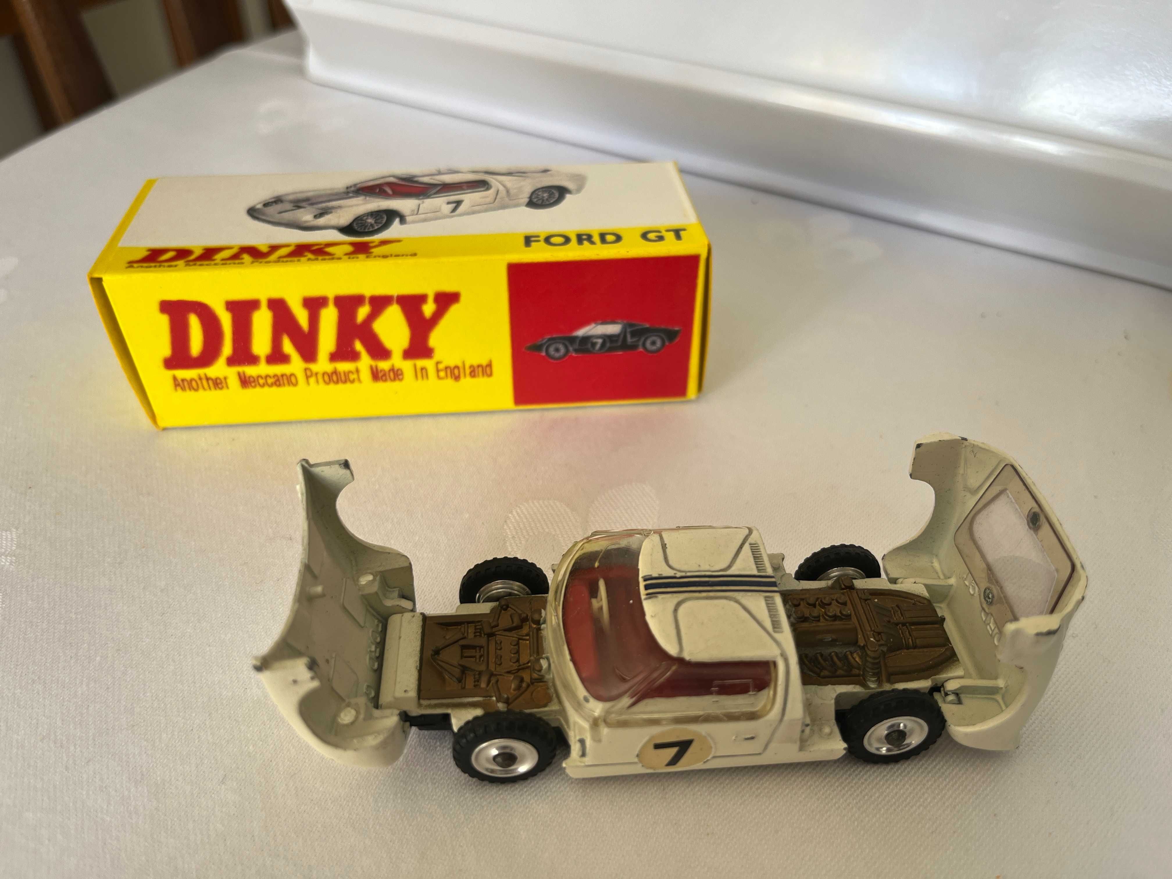 215 Dinky Toys – Ford GT Racing Car (plastic headlights RARO) - 1/43