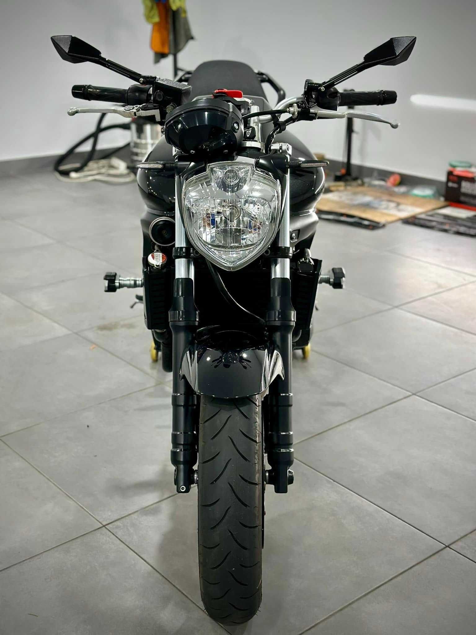 Moto Yamaha FZ6 N