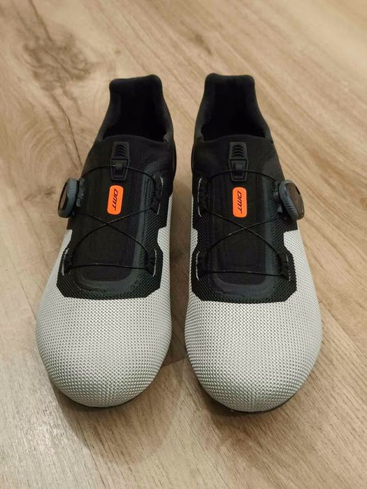 Sapatos de estrada DMT KR4