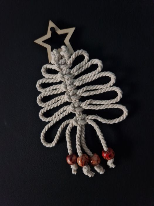 Zestaw 6 choinek makramowych