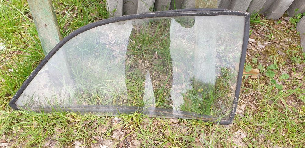 Szyby, szyba tylna, przednia, boczna, Syrena 104,105 PRL