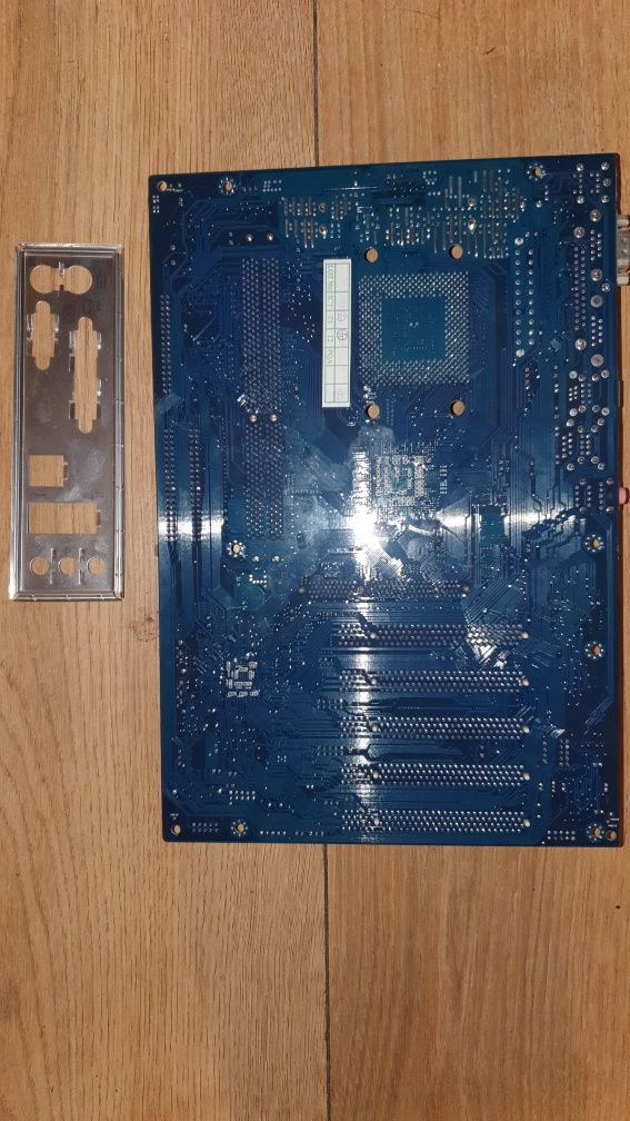 QDI K7V600 Soket 462 DDR1,FSB400 AGP 8X