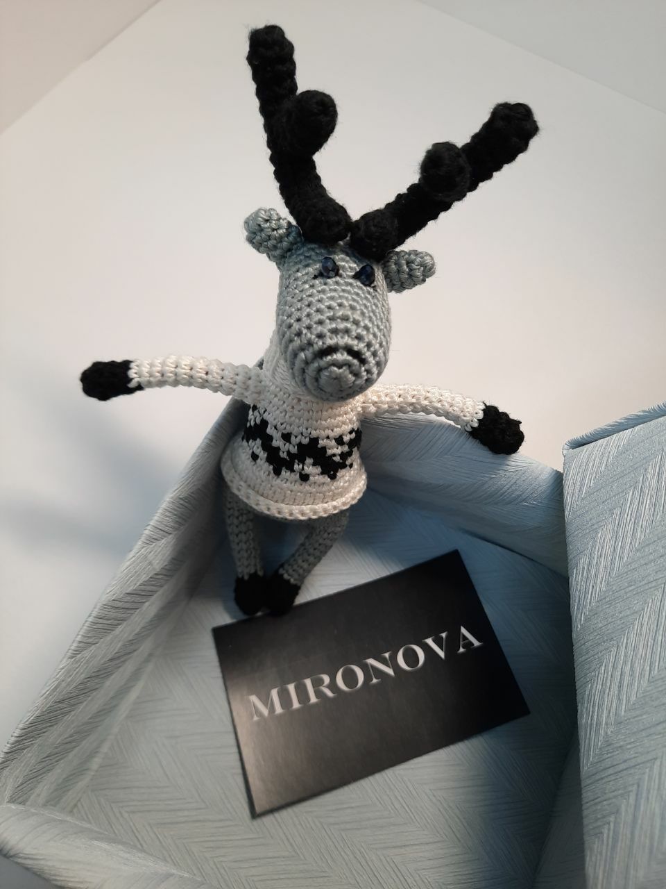 Новорічний в′язаний олень ручної роботи