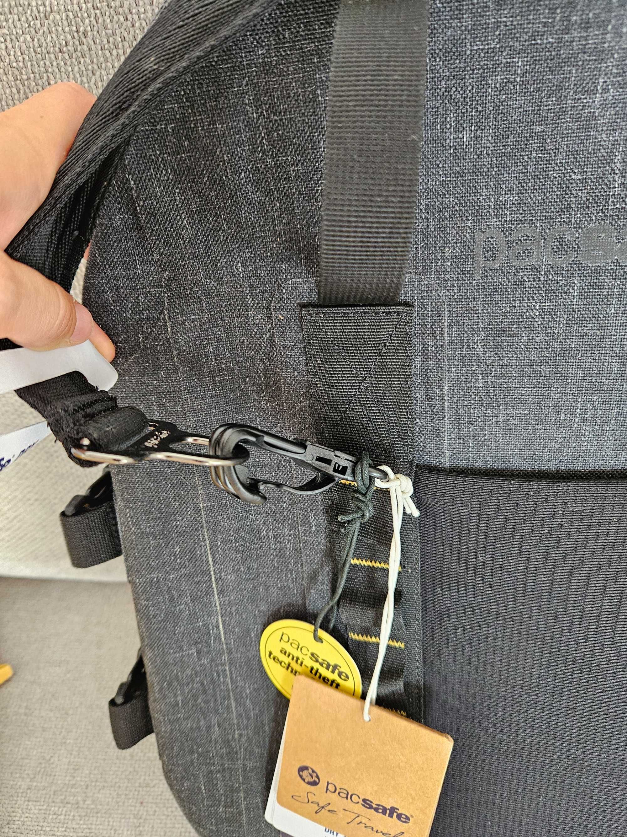 Nova mochila PacSafe impermeável com tecnologia antirroubo.