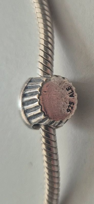 Charms Pandora cupcake ciasteczko srebro 925 złoty biżuteria