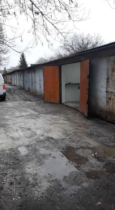 Garaż murowany, magazyn Spadochroniarzy, Ugorek