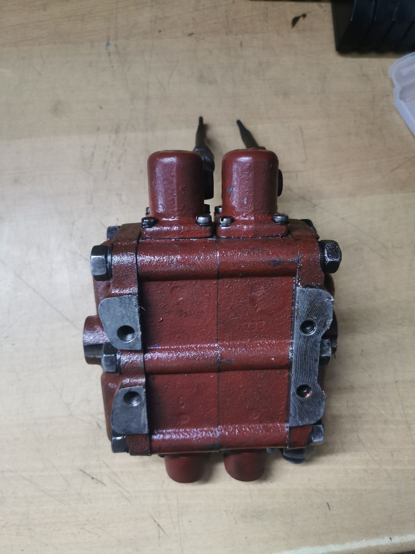 Rozdzielacz hydrauliczny typ RBS 10 bizon