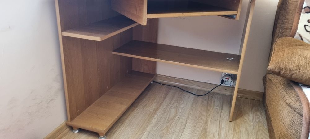 Biurko i fotel biurowy