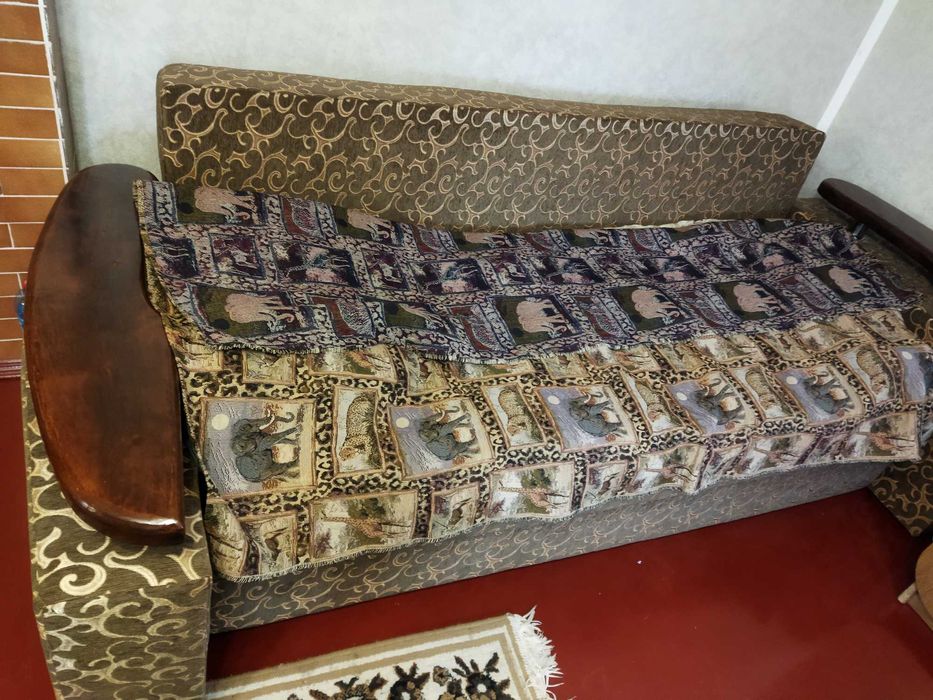 Диван б/в у гарному стані