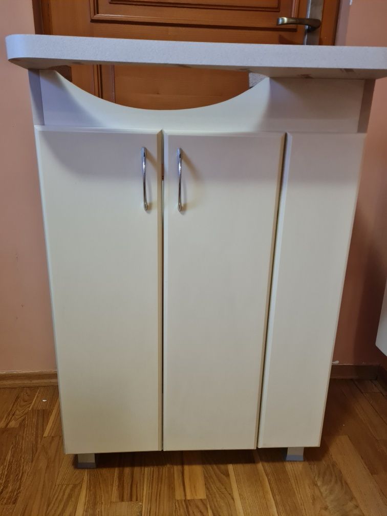 Sprzedam szafke łazienkową