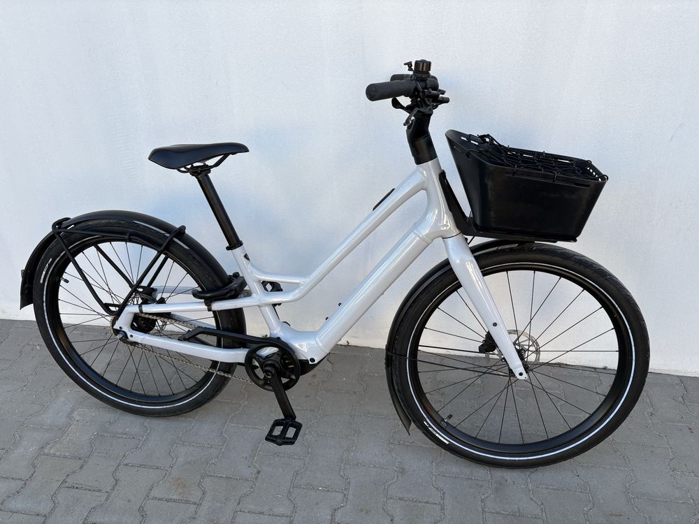 Rower Elektryczny Specialized Turbo Como SL 4.0 dokumenty ładowarka