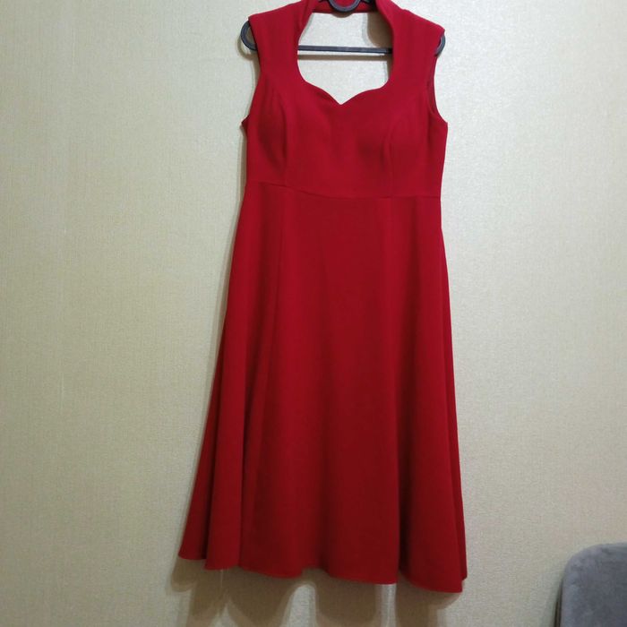 Сукня червона святкова 46 розміру