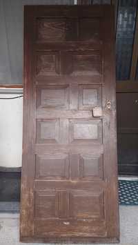 Porta de entrada + portas de sacada