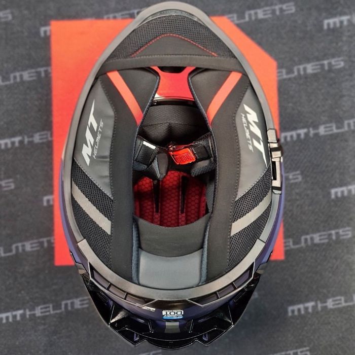 Мото шолом MT helmets thunder 4 sv matt Black іспанський шлем чорний