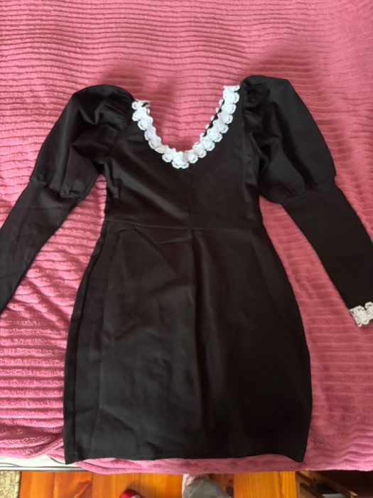Трендова чорна сукня