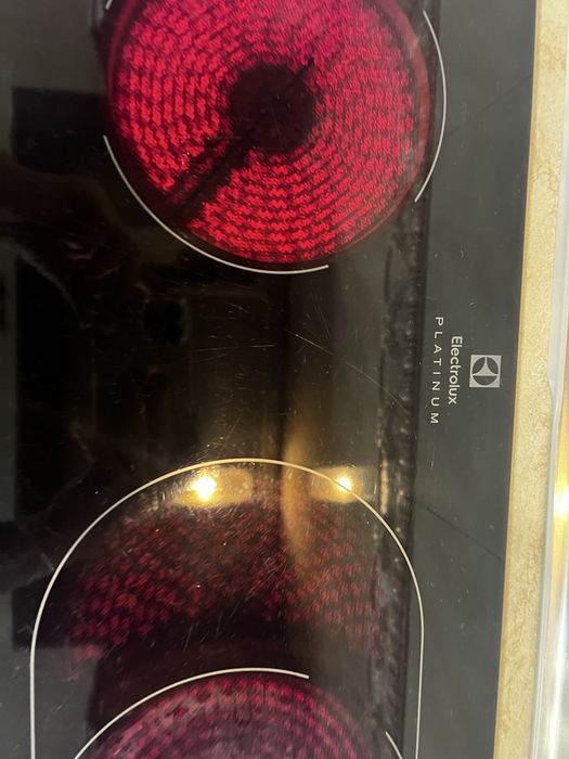 Electrolux плита ,варильна поверхность