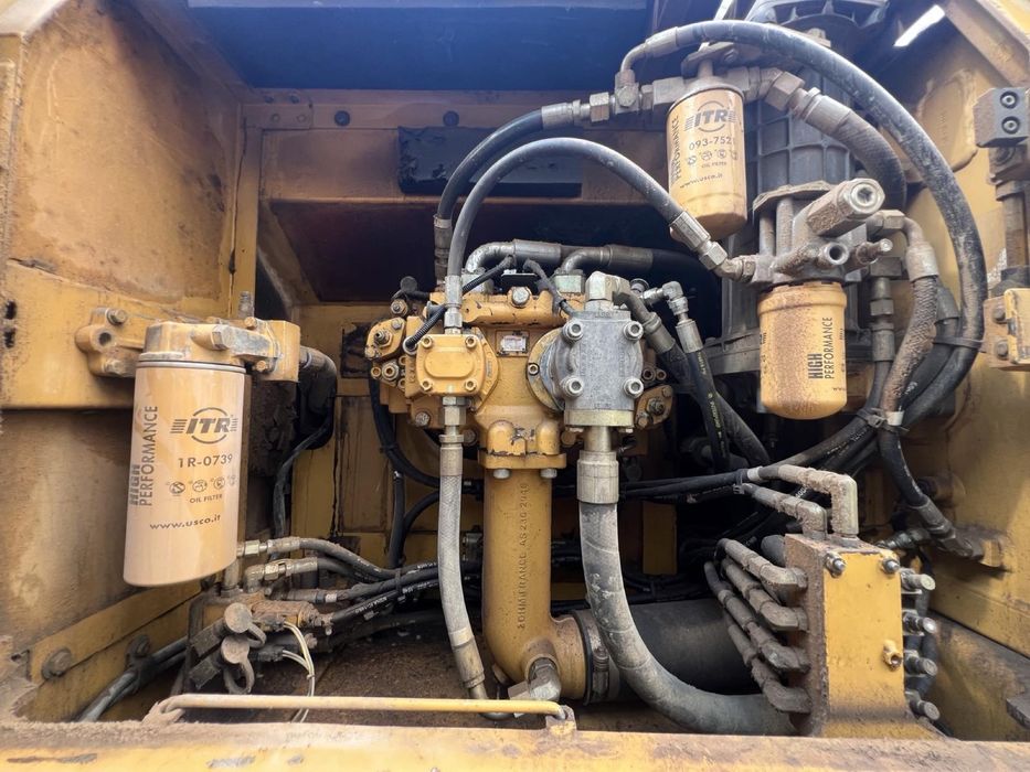 Ескаватор гусеничний Caterpillar 325D