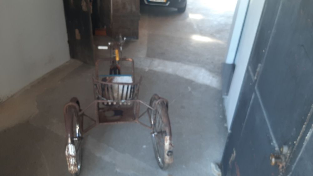 Triciclo antigo,