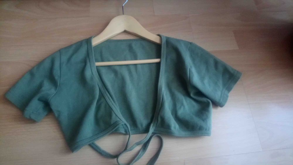 Bolerko koloru zielonego-khaki