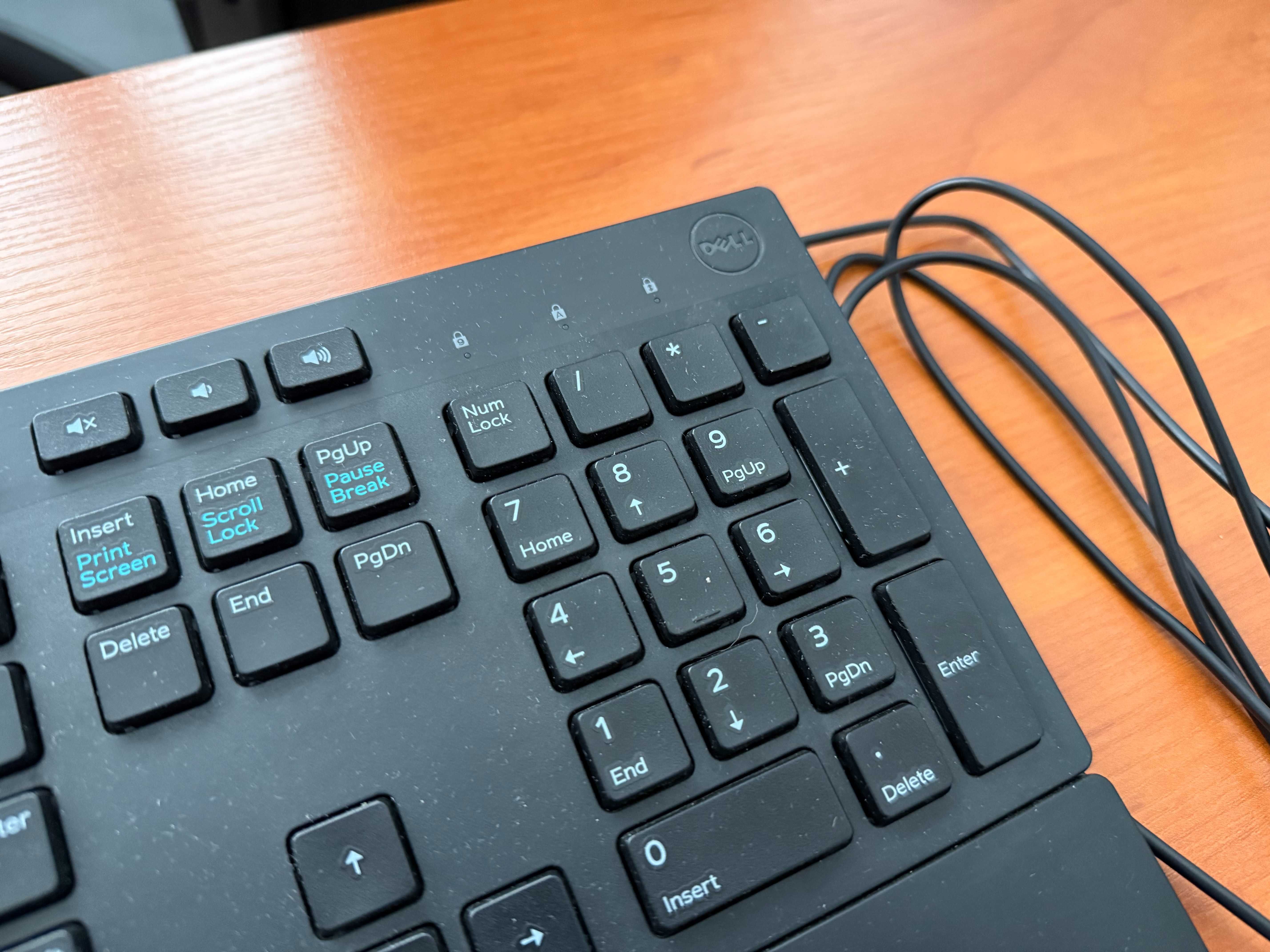 Klawiatura multimedialna DELL KB216 czarna + podpórka pod nadgarstki