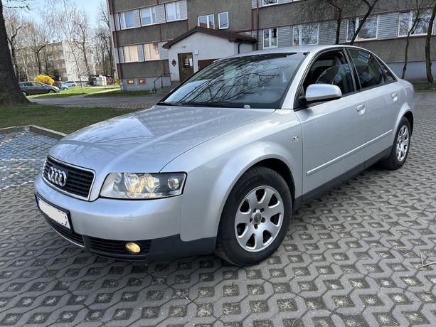 Audi A4 2.0 16v 130km. Ładna