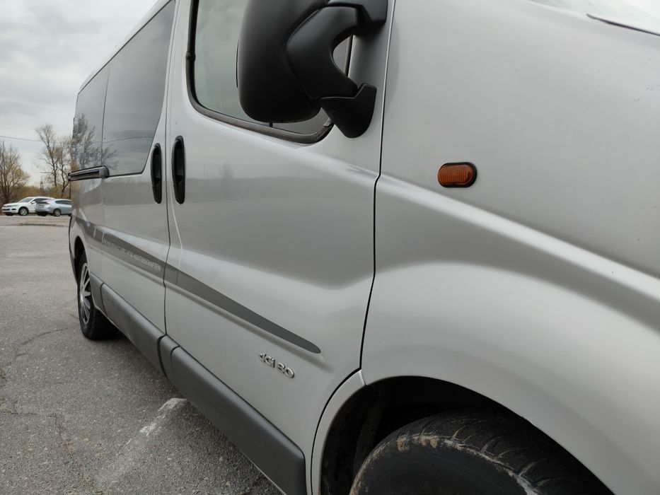 Renault Trafic LONG 1,9 пассажир 7+1