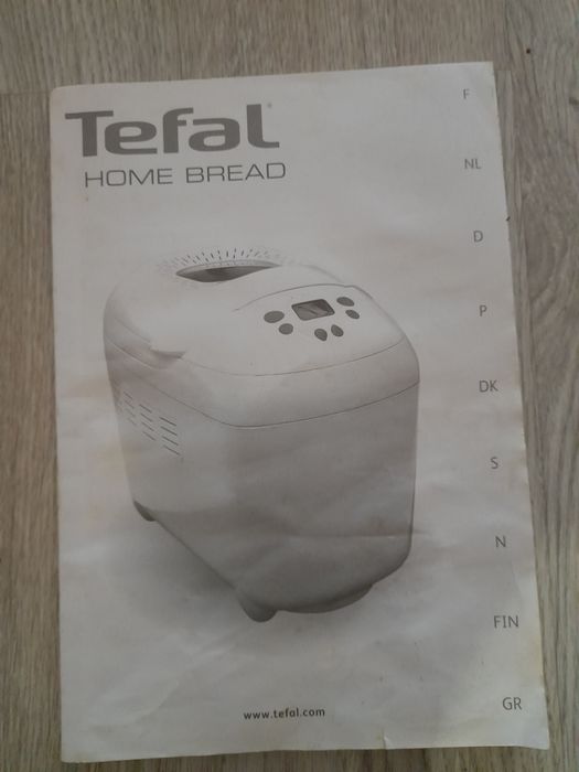 Máquina para fazer pão ou bolos