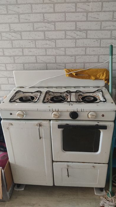 Газова плита на дачу (робоча)